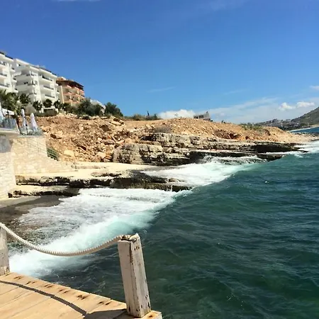 White Khrystyna アパート Sarandë
