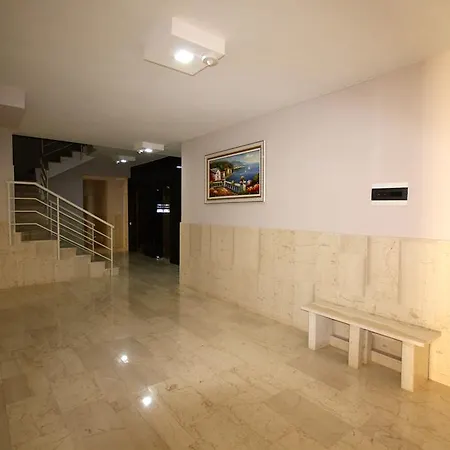White Khrystyna アパート Sarandë